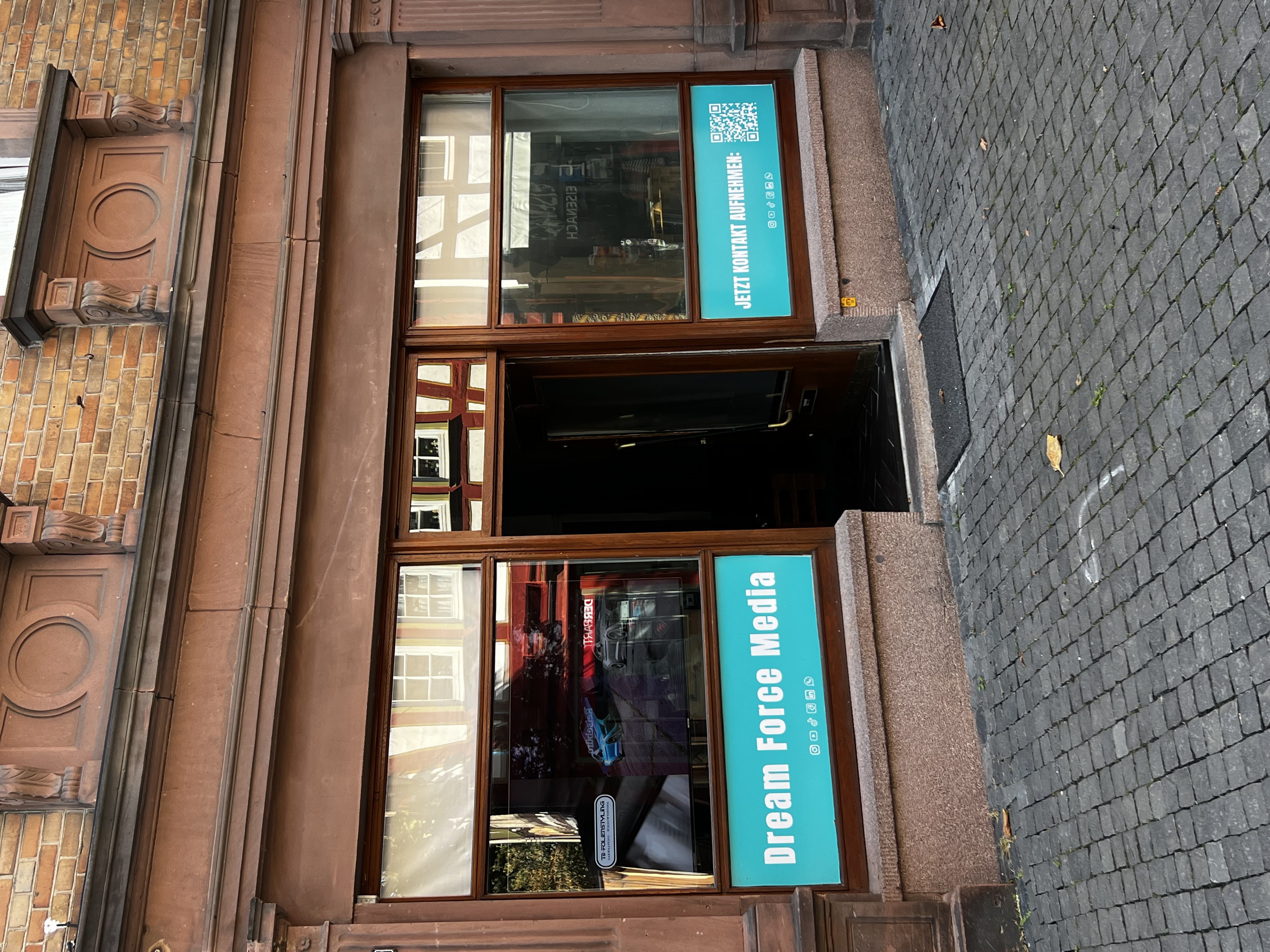 Eingang von Dream Force Media in der Obergasse 6 in Alsfeld